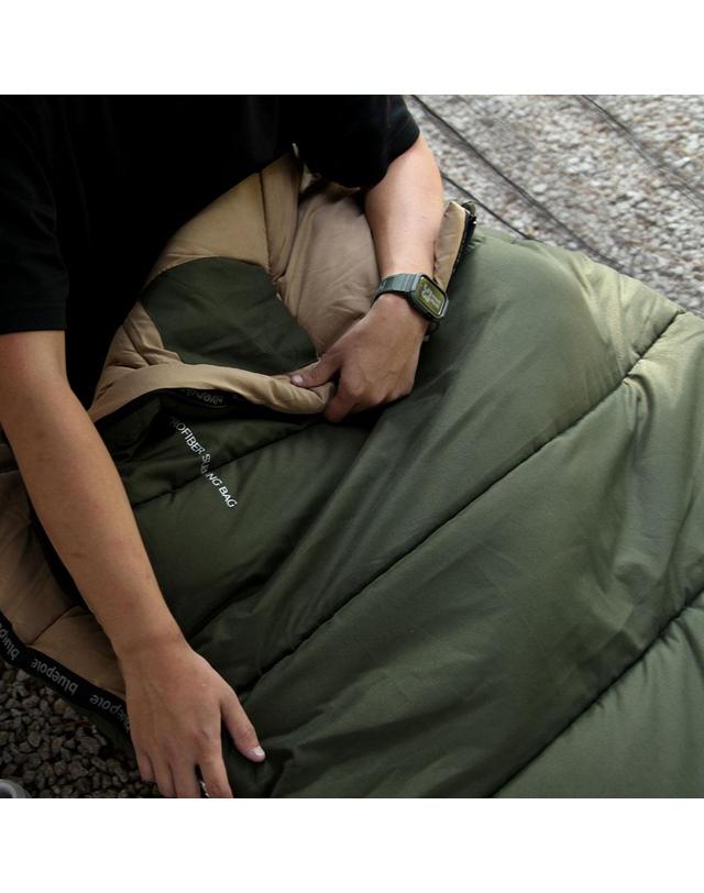 블루폴 블루폴 인첸트 머미 엑스트라 3000g 캠핑 침낭 착용컷