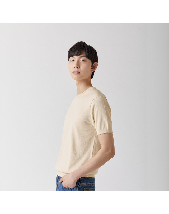 매너그램 울트라파인 실켓 라운드니트 라이트베이지_안티필링 착용컷