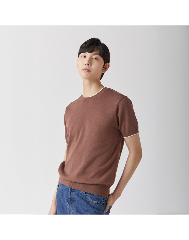매너그램 울트라파인 실켓 라운드니트 브라운_안티필링 착용컷