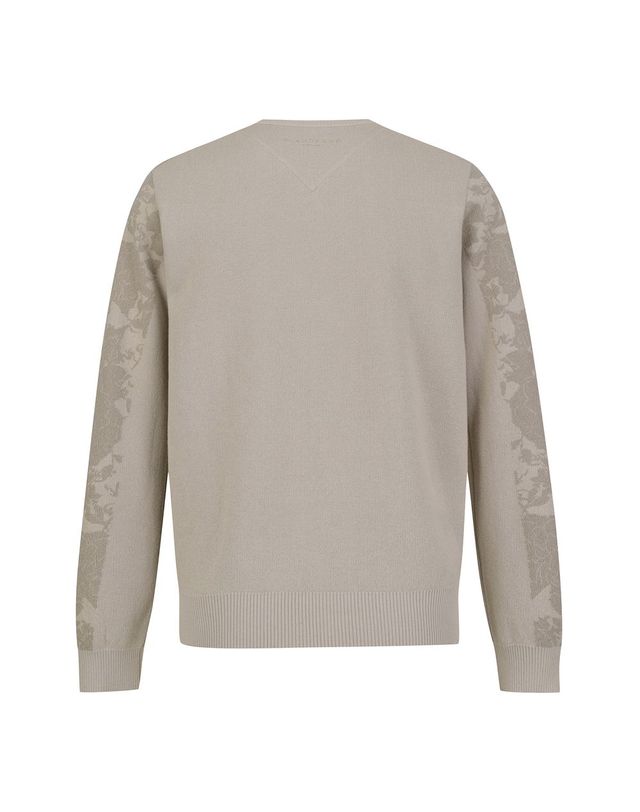 세인트앤드류스 남성 블랙 플라워 자카드 니트 착용컷