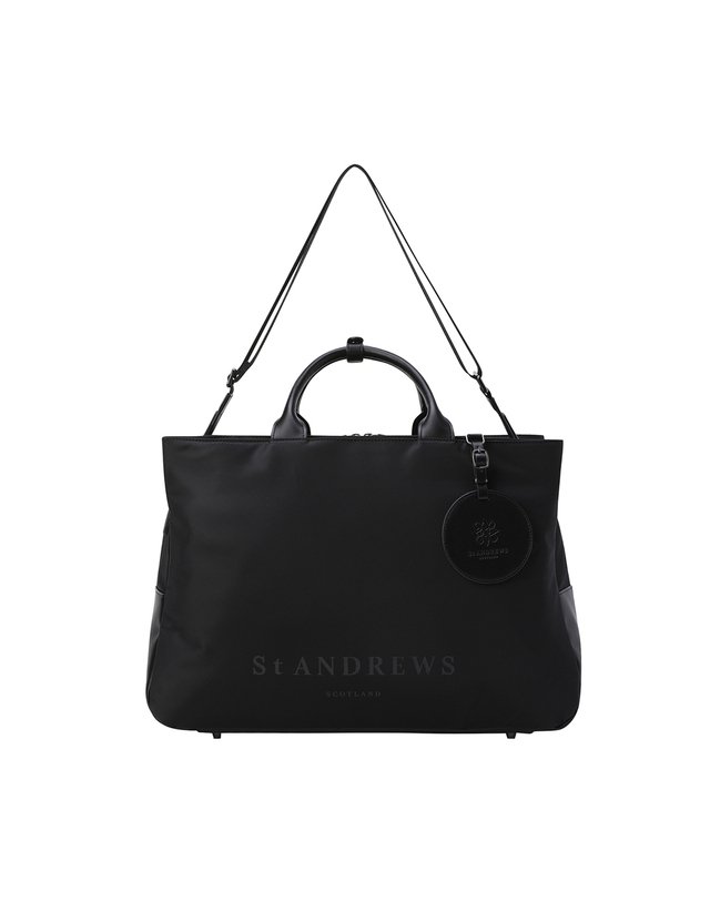 세인트앤드류스 여성 엠보 별 심볼 스퀘어 보스턴백 착용컷