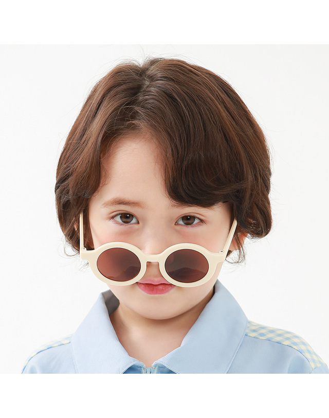 베이-비 BAY-B 자외선차단 아기 유아 선글라스 롤리 4종 세트 착용컷