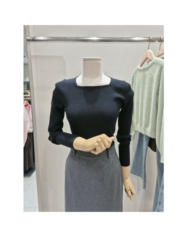 시스티나 [갤러리아] [SISTINA][26F/W] 스퀘어넥 슬림골지 긴팔니트 착용컷