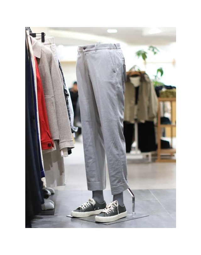 본 [갤러리아] BON F/W 그레이 코듀로이 스탠다드 팬츠 BN4FTA303 착용컷
