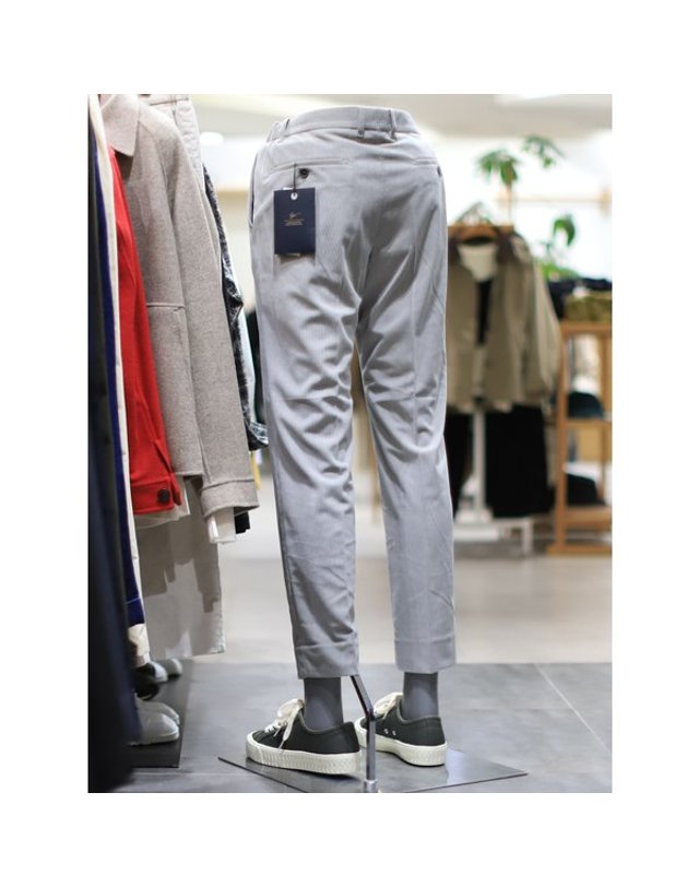 본 [갤러리아] BON F/W 그레이 코듀로이 스탠다드 팬츠 BN4FTA303 착용컷