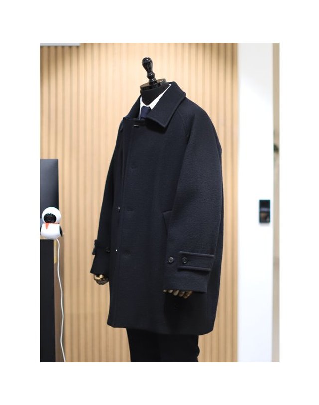 본 [갤러리아] BON 24F/W 블랙 울 100% 부클 발마칸 코트 BN4WHA555 착용컷