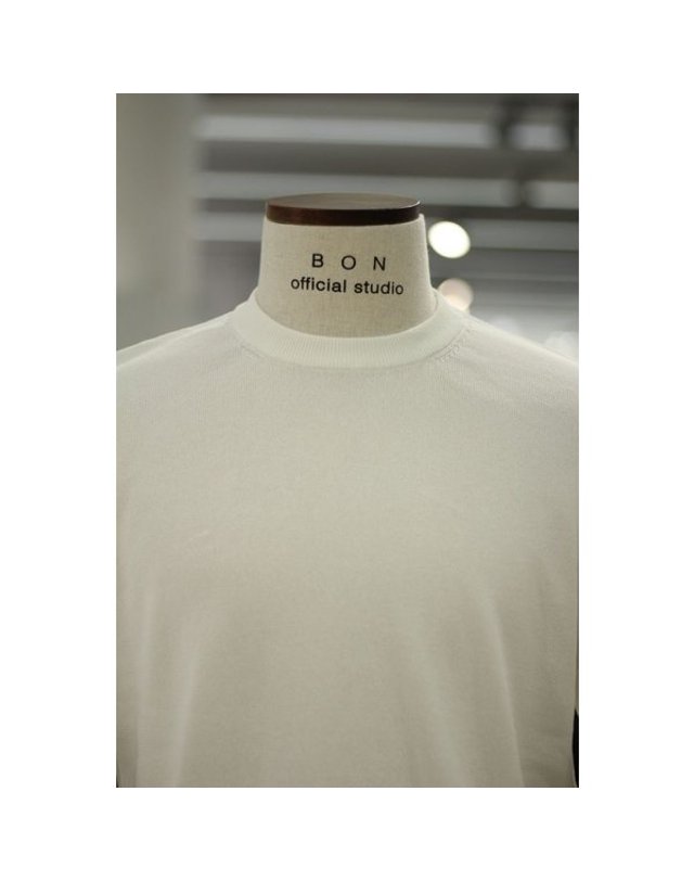 본 [갤러리아] [BON]S/S 캐주얼 라운드 반팔 페이퍼소재 화이트니트BNFMSW849 착용컷