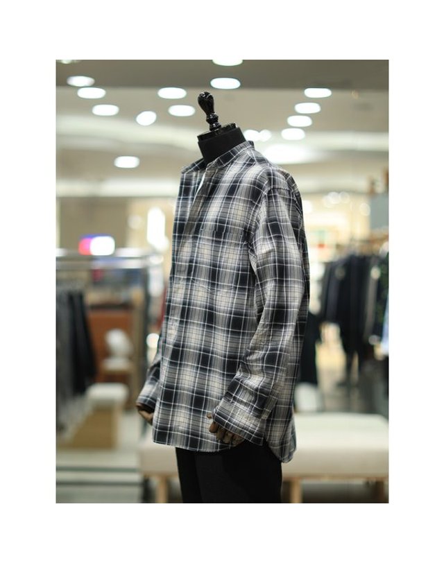 본 [갤러리아] BON S/S 옴브레 멀티체크 헨리넥 오버핏 셔츠형 아우터BNESBA649 착용컷