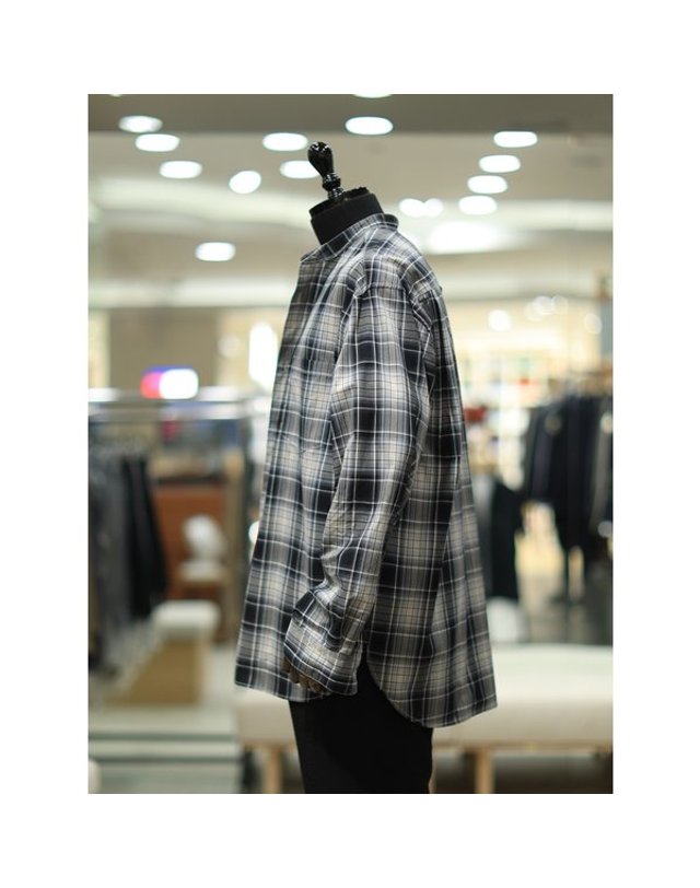 본 [갤러리아] BON S/S 옴브레 멀티체크 헨리넥 오버핏 셔츠형 아우터BNESBA649 착용컷