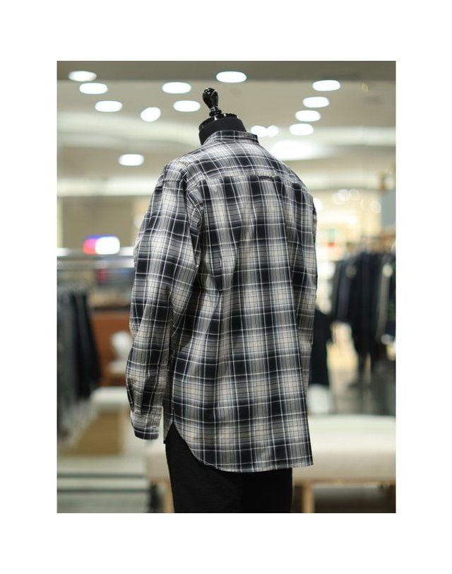 본 [갤러리아] BON S/S 옴브레 멀티체크 헨리넥 오버핏 셔츠형 아우터BNESBA649 착용컷