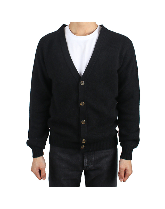 할리오브스코틀랜드 할리오브스코틀랜드 남성 울 가디건 블랙 M3092 3V BLACK 착용컷