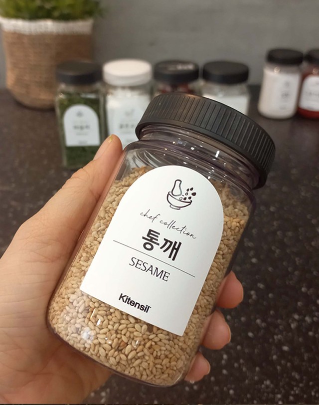 키텐실 [키텐실] 트라이탄 유리 양념통 조미료통 소금통 젖병소재 350ml 착용컷