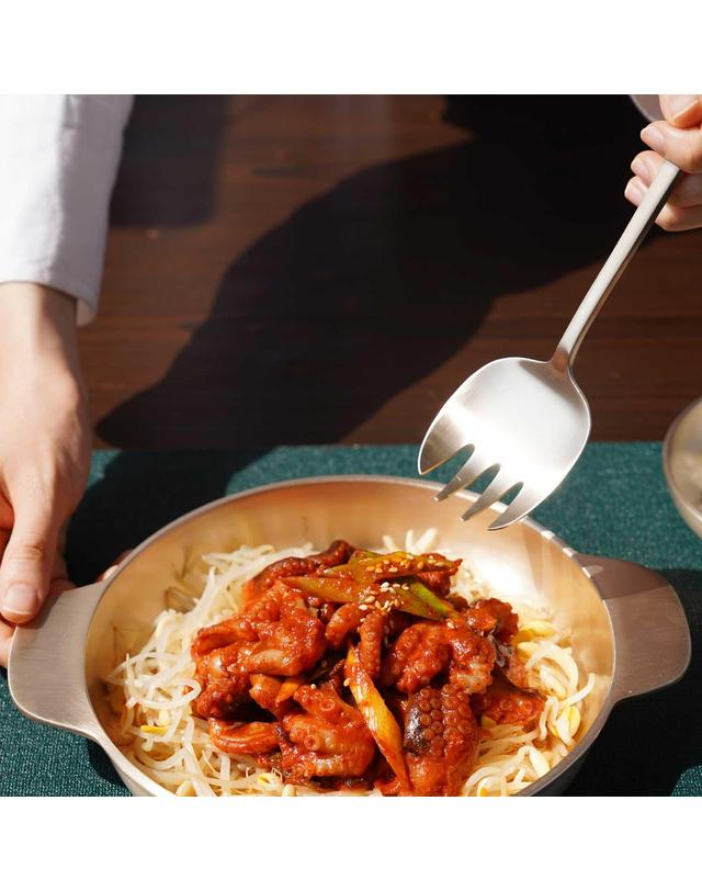 놋담 놋담 방짜유기 서빙포크 1P 착용컷