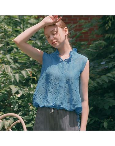 [FINE PLEATS] 피네 플리츠 민소매 카라 스트링 탑 스카이 블루