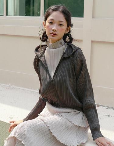 [FINE PLEATS] 피네 플리츠 후드 집업 점퍼 브라운