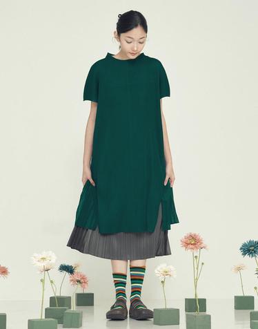 [FINE PLEATS] 피네 플리츠 트위스트 원피스 딥 그린