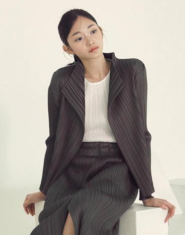 [FINE PLEATS] 피네 플리츠 베이직 민소매 탑 화이트