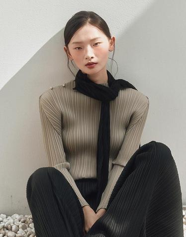[FINE PLEATS] 피네 플리츠 에어리 플리츠 스카프 블랙
