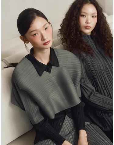 [FINE PLEATS] 피네 플리츠 케이프 레이어드 탑 그레이