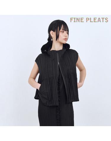 [FINE PLEATS] 피네 플리츠 하이넥 후드 베스트 블랙