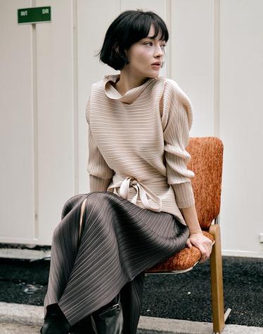 [FINE PLEATS] 피네 플리츠 하이넥 긴팔 탑 아이보리