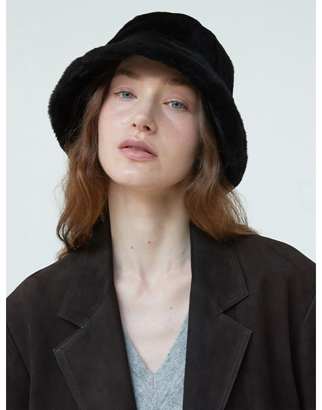 베르데마르 Spanish shearling mustang Bucket hat 착용컷