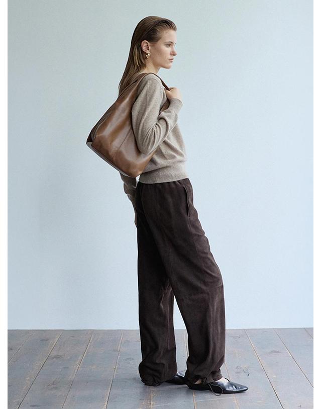 베르데마르 Nappa lambskin Mini Hobo bag_Camel 착용컷