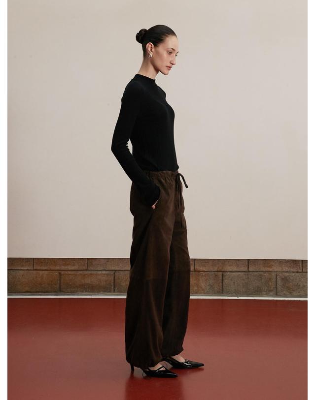 베르데마르 Suede Parachute Pants_Deep Brown 착용컷