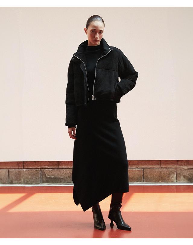 베르데마르 Suede Cropped Puffer Jacket_Black 착용컷