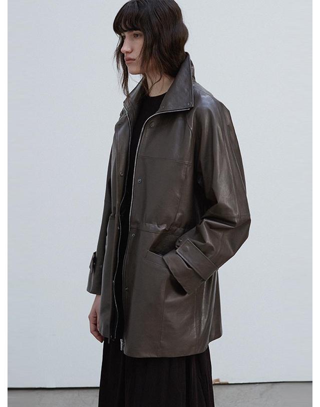 베르데마르 High-Neck Drawstring Half Jacket_Taupe Grey 착용컷