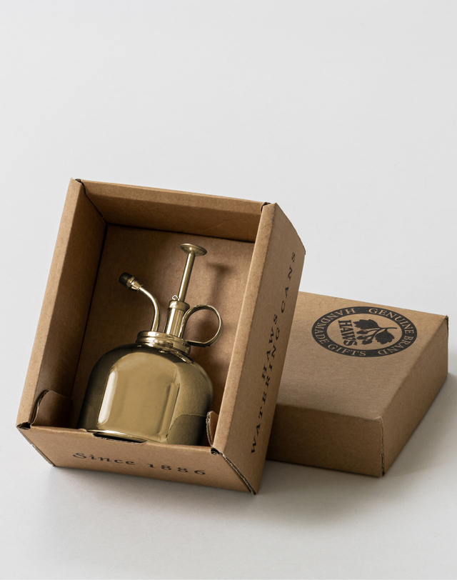 하우즈 [Haws] 300ml 철제 미스트 골드 착용컷