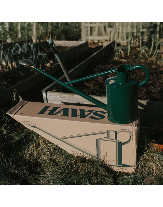 하우즈 [Haws] The Warley Fall 1 Gallon - Green 대용량 철제 물조리개 착용컷