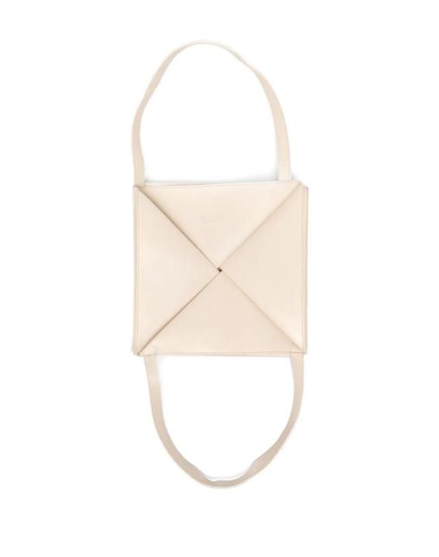 나누슈카 [해외직구] 25FW 나누슈카 숄더백 NW22RSBG01771 BEIGE 착용컷