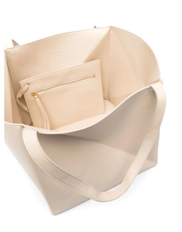나누슈카 [해외직구] 25FW 나누슈카 토트백 NW22RSBG01771 BEIGE 착용컷