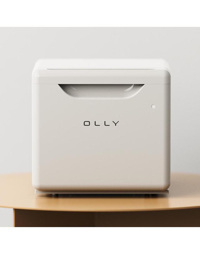 올리 OLLY 올리 미니멀 냉장고 화장품냉장고 맥주냉장고 다용도냉장고 저소음 OLR02 아이보리냉장고 착용컷
