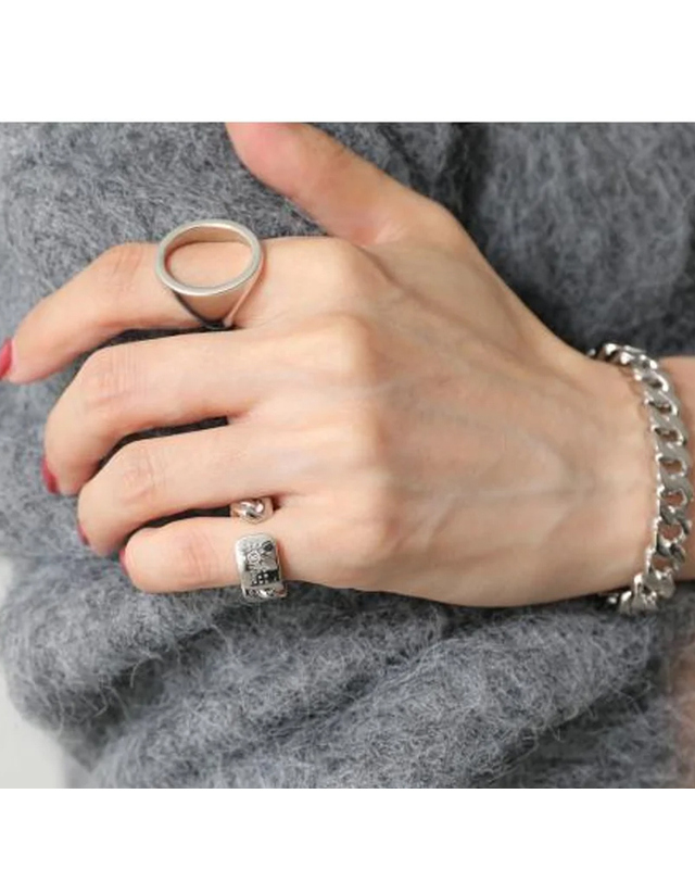 메종 마르지엘라 26SS MM6 메종마르지엘라 이어커프/반지/SM6VG0101 SV0235 954 착용컷
