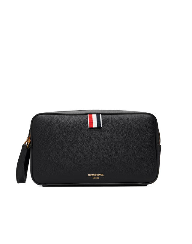 톰브라운 26FW 톰브라운 소프트 페블 그레인 워시백/MAC042A L0105 001 착용컷