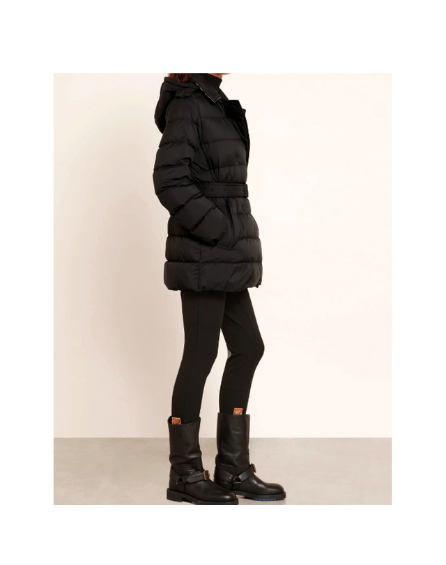 버버리 26FW 버버리 켄트 숏 나일론 후드 패딩/ 8131874 착용컷