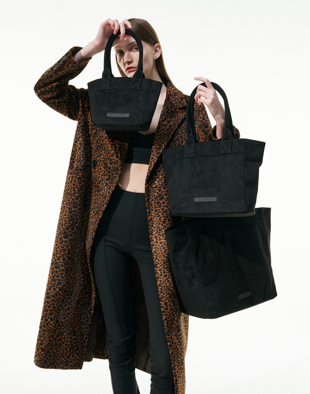 델코퍼 SHOPPER SUEDE [BLACK EDITION]-LG 착용컷