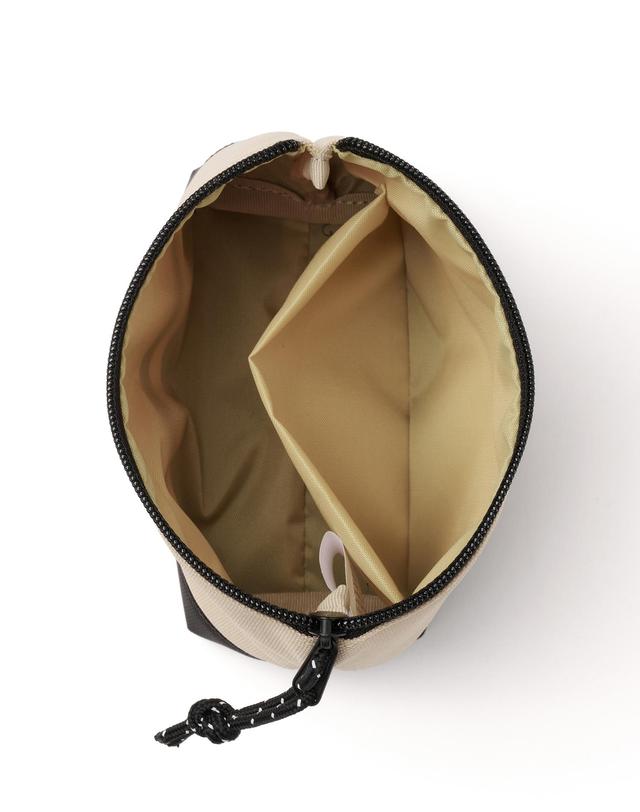 델코퍼 HARMONY POUCH (M-SIZE) [BUTTER CREAM] 착용컷