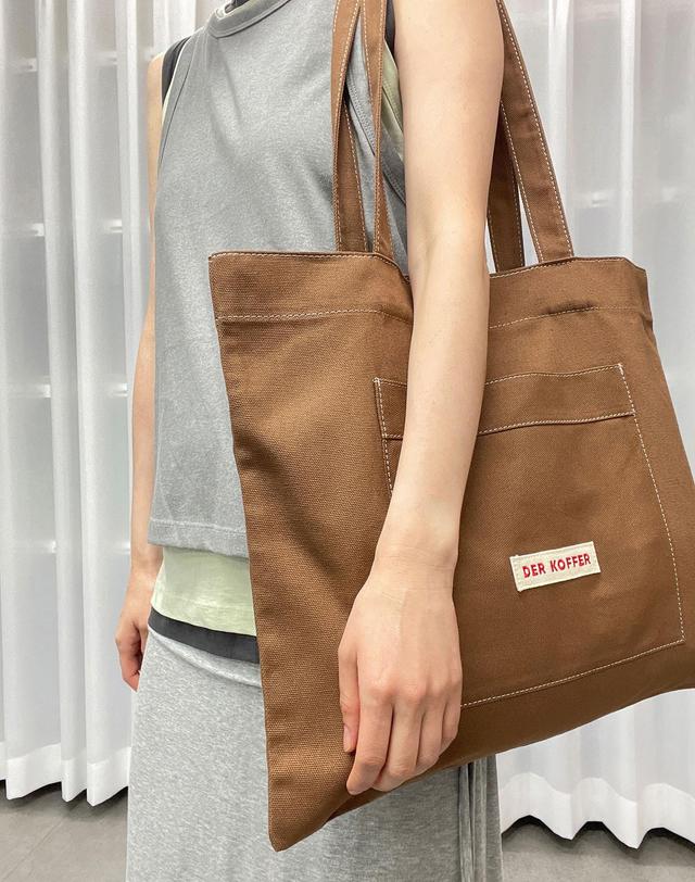 델코퍼 SHOPPER POCKET BAG [BROWN] 착용컷