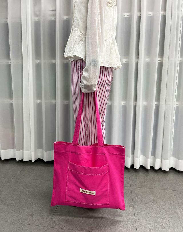 델코퍼 SHOPPER POCKET BAG [MAGENTA] 착용컷