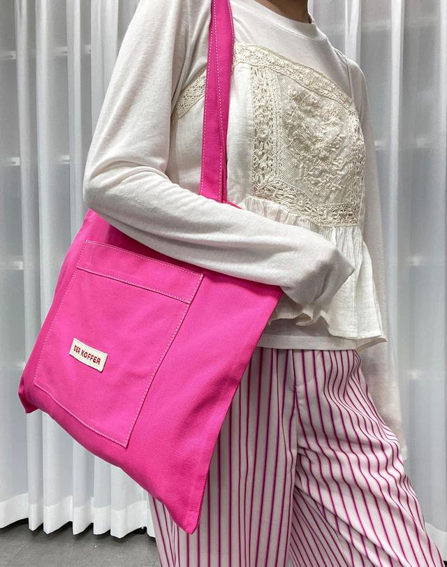 델코퍼 SHOPPER POCKET BAG [MAGENTA] 착용컷