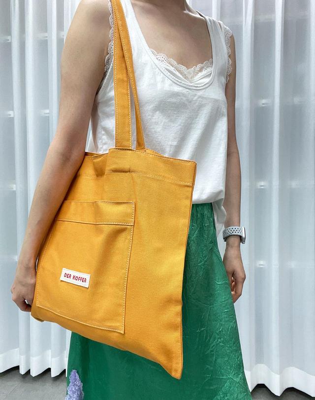 델코퍼 SHOPPER POCKET BAG [MUSTARD] 착용컷
