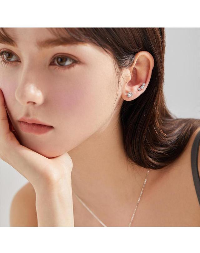 도로시 [도로시] 14k 모이사나이트 트리플 피어싱 귀걸이 착용컷