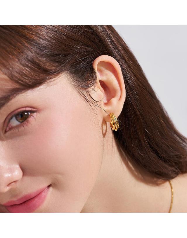 도로시 [도로시] 18k 볼륨 할로우 트리플 링귀걸이 착용컷