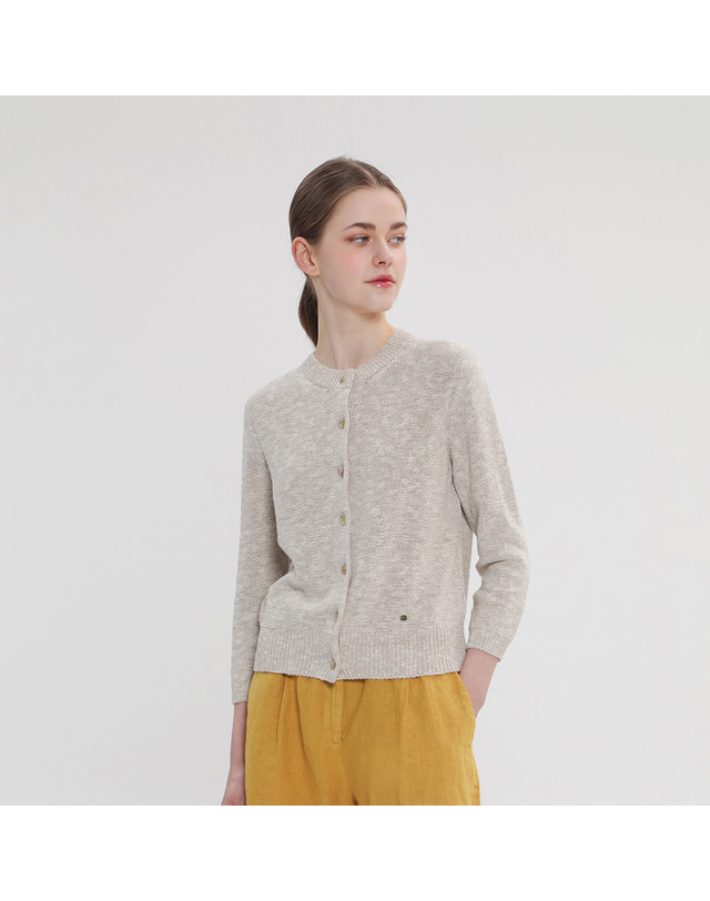 유닛 리사이클 린넨 혼방 크루넥 니트 가디건 [UFJKCA250N-LIGHT BEIGE] 착용컷