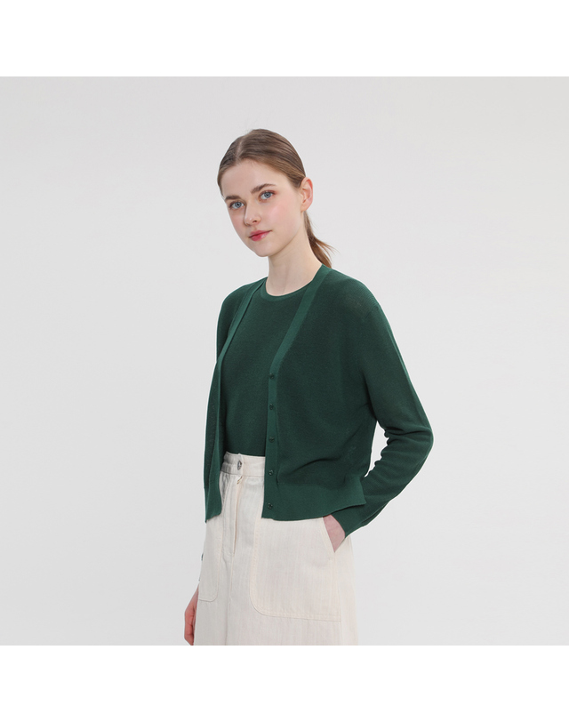 유닛 라인 블렌드 브이넥 니트 가디건 [UFJKCA257N-DARK GREEN] 착용컷