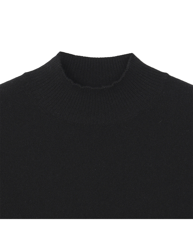 유닛 캐시미어 베이직 모크넥 콜럼바인 풀오버 (UFKKMN433C-BLACK) 착용컷