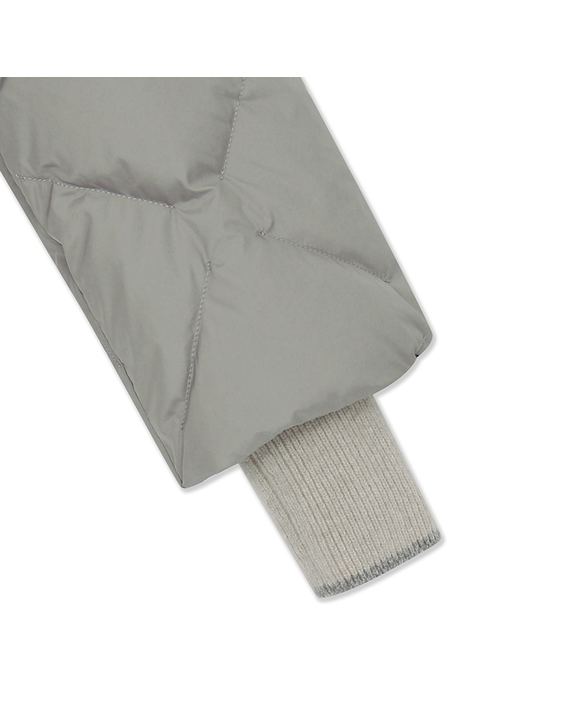 유닛 롱 길이 니트 칼라 야로우 다운 재킷 (UFKWJA4A6T-KHAKI) 착용컷